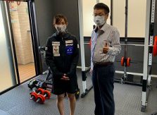 郷　亜里砂選手が来社されました